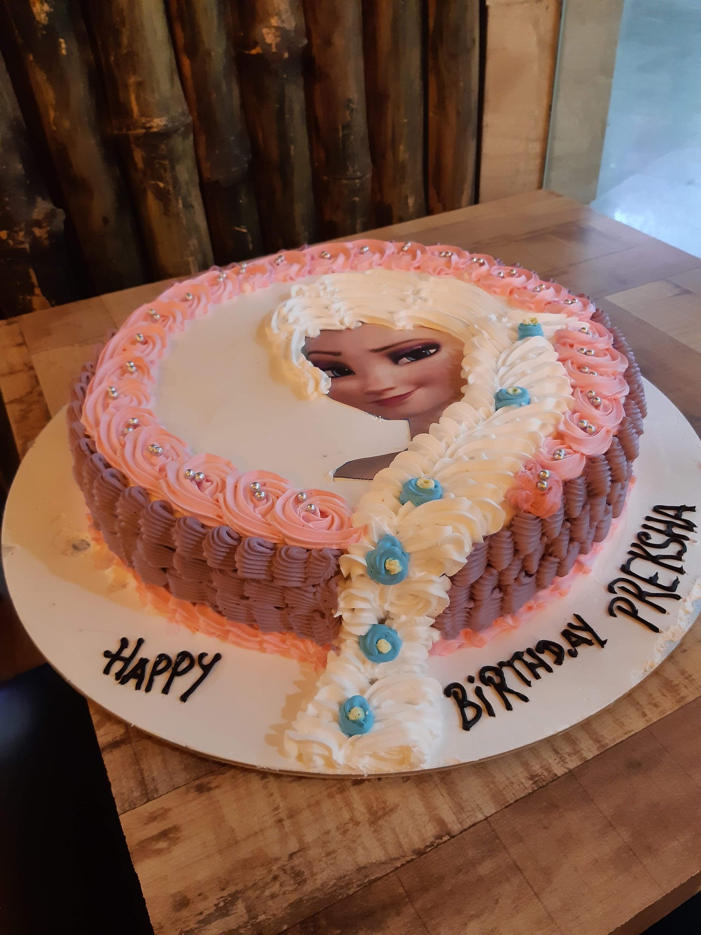 Pretty Frozen Cake