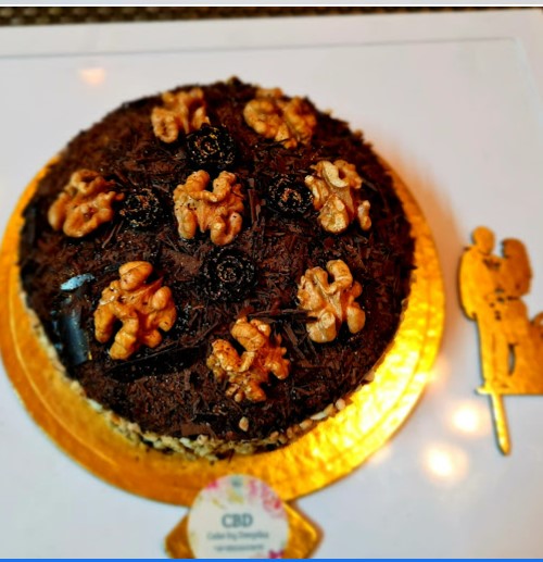 Dry Choco Vanilla Cake Coated With Roasted Cashews And Walnuts !