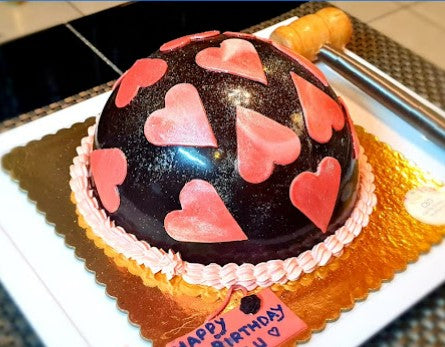 Heart Design Fondant Cake.1.5 kg ( Cake 1 kg) Plus Half Kg Chocolate Shell And Fondant Heart Designing.