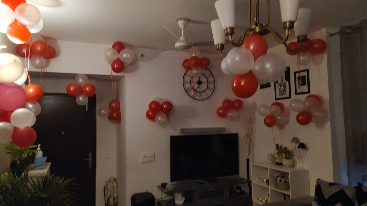 Red & White Balloons Decoration