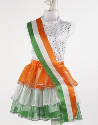 Patriotic Tricolor dress The three colors of the Indian flag stand for three different meanings. The saffron color stands for courage, the white color stands for peace and unity, and the green color stands for fertility and faith.